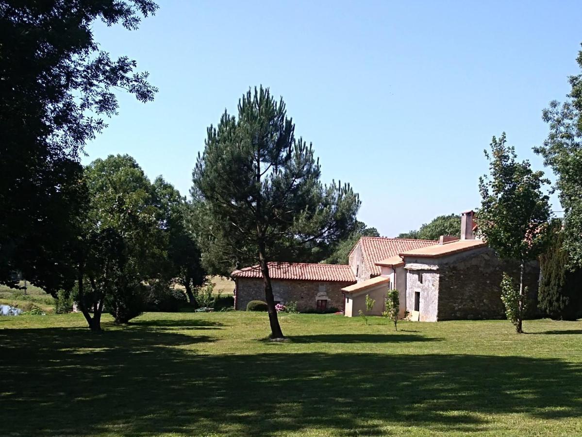 La Petite Maison Dans La Prairie Scille Exterior photo